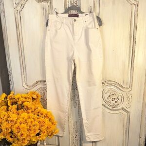 Gloria Vanderbilt Classic White Women's Amanda Jeans